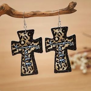 CROSS Faith Leopard print Earrings!!! NWT!